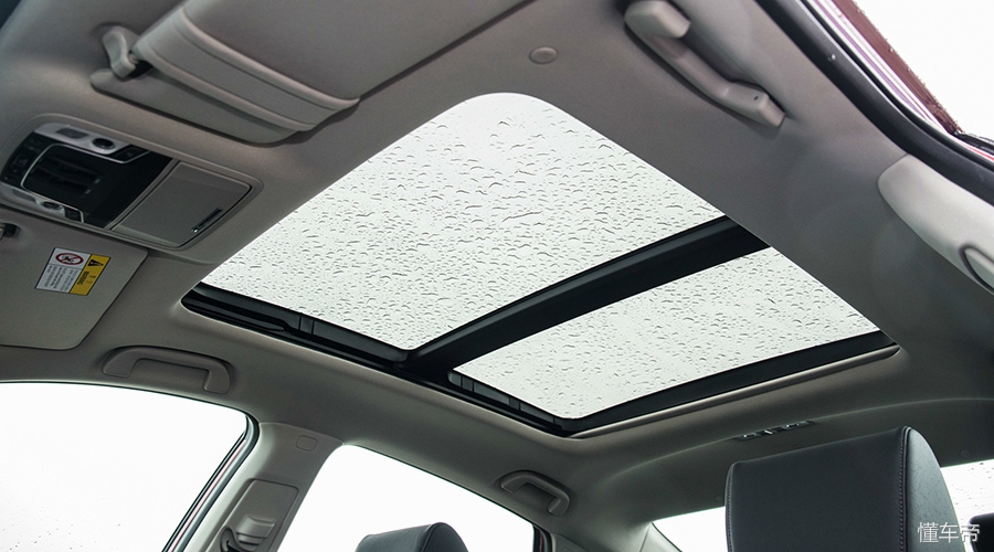 本田雅阁值不值得入手呢,十代雅阁230丐版什么配置