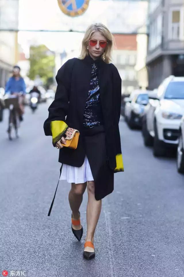 零高度的时髦早春平底鞋,想要穿得时髦又不刻意