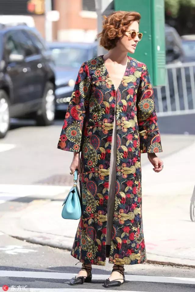 零高度的时髦早春平底鞋,想要穿得时髦又不刻意