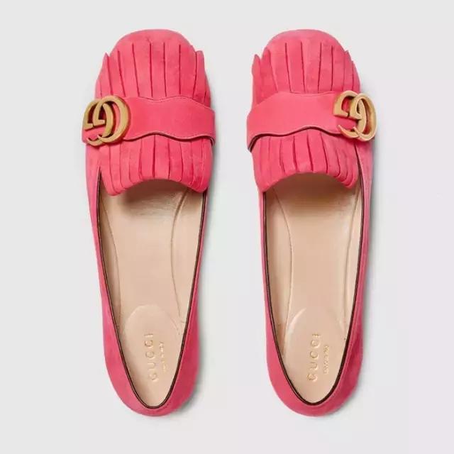 零高度的时髦早春平底鞋,想要穿得时髦又不刻意