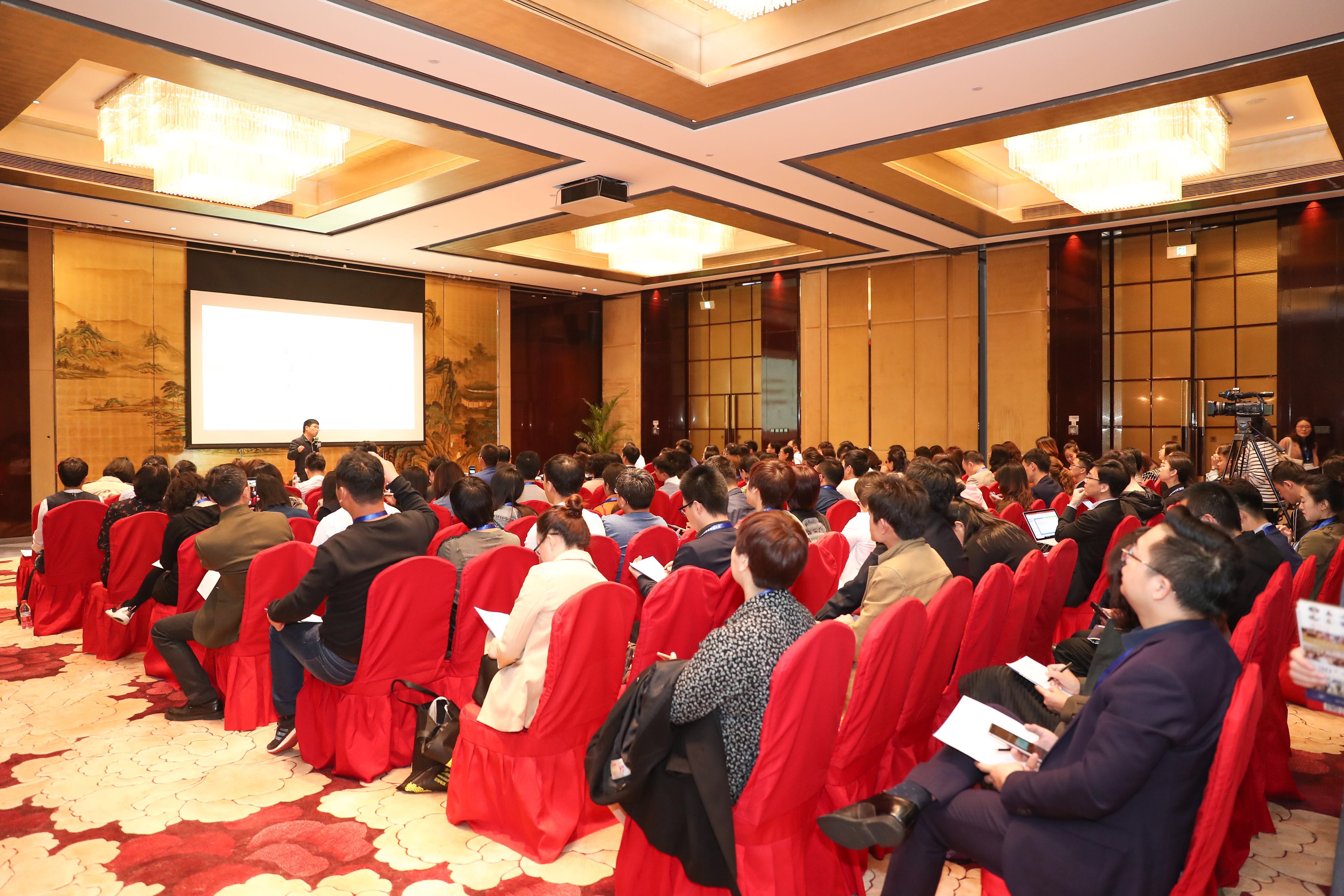 优秀校长讲办学理念,优秀校长的办学理念及办学经验