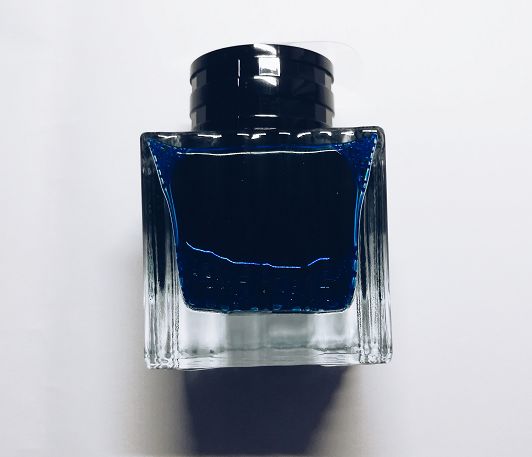 绿松石颜色最深会变多深,绿松石色的最佳搭配颜色