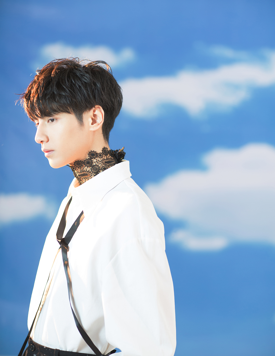 罗云熙发光的鞋子,罗云熙白色舞鞋mv完整版