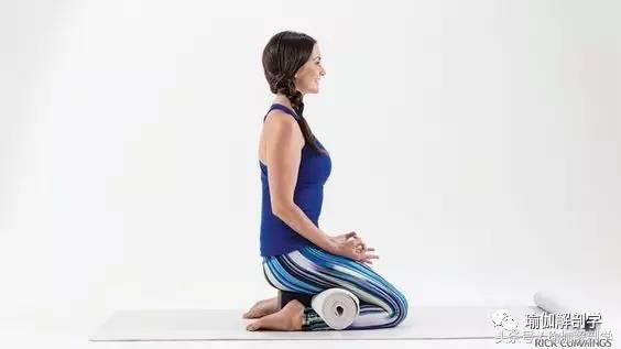 瑜伽英雄坐为何膝盖窝疼,练瑜伽鸽子式膝盖疼怎么办