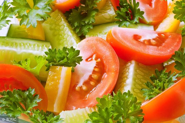 秘鲁人叫它狼桃，古人呼为六月柿、金橘，贵州人呼之为茅秀才……