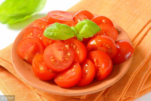 秘鲁人叫它狼桃，古人呼为六月柿、金橘，贵州人呼之为茅秀才……