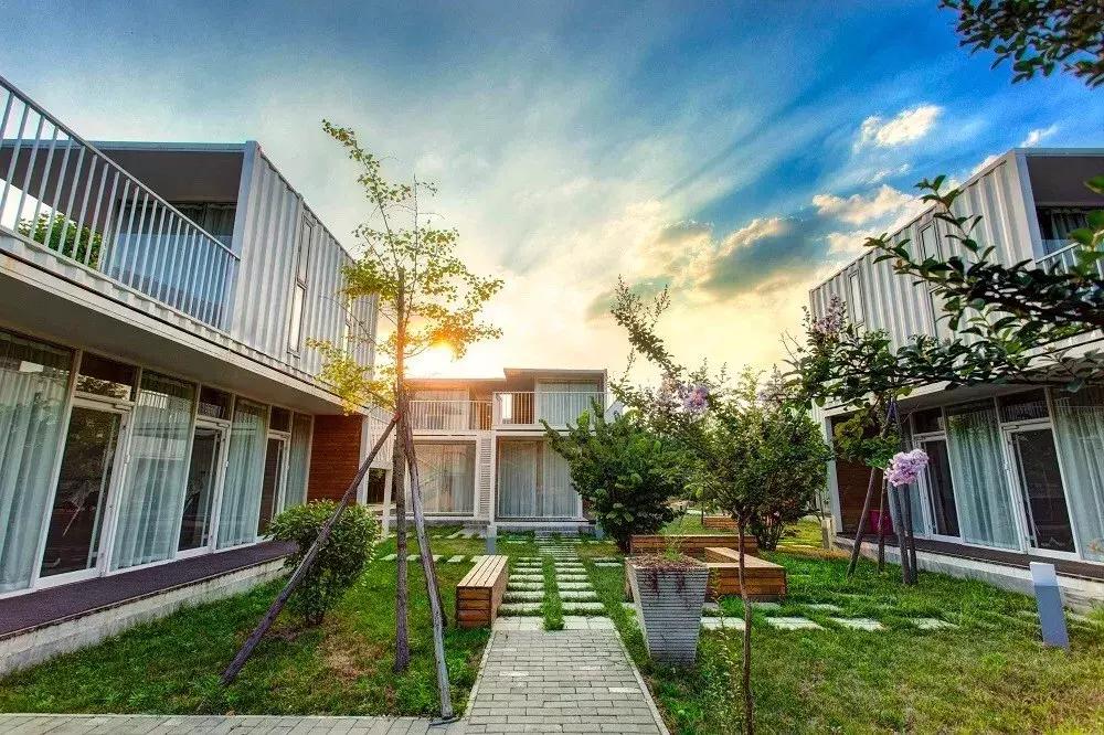 欧亚，你好！欧亚，再见！