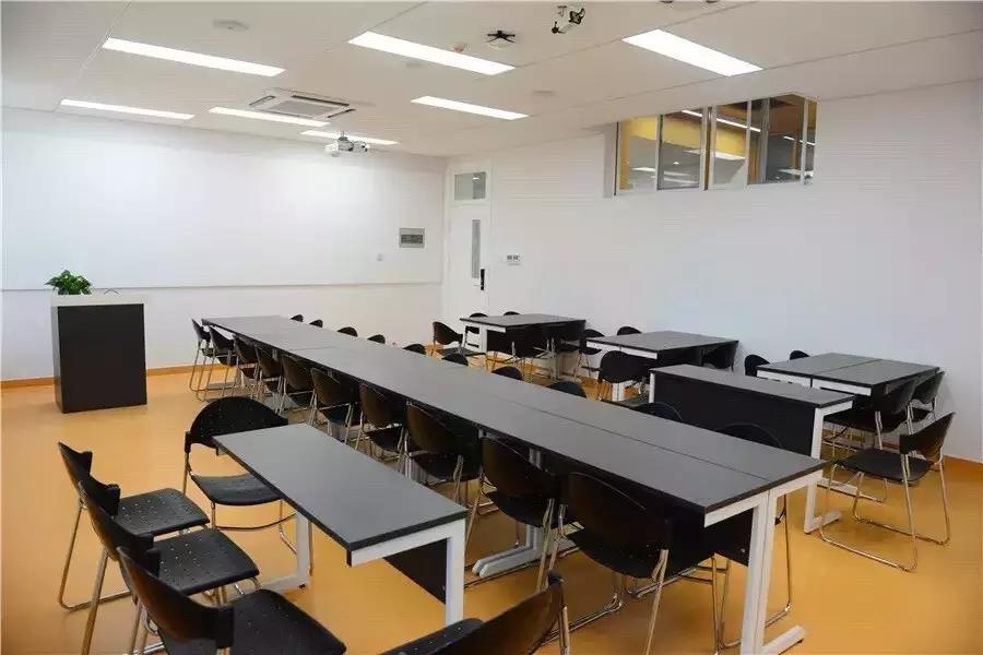 欧亚，你好！欧亚，再见！