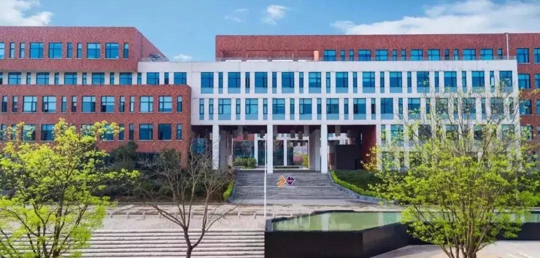 欧亚，你好！欧亚，再见！