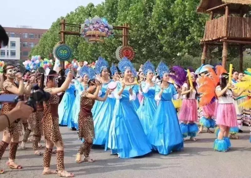 欧亚，你好！欧亚，再见！