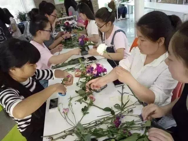 欧亚，你好！欧亚，再见！