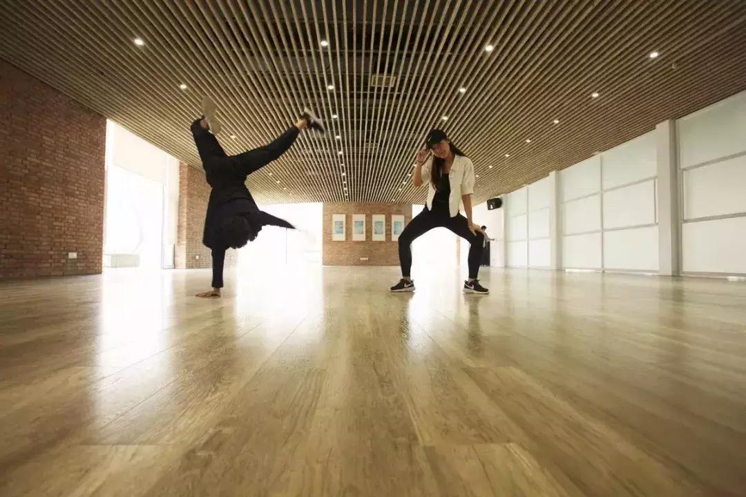 欧亚，你好！欧亚，再见！