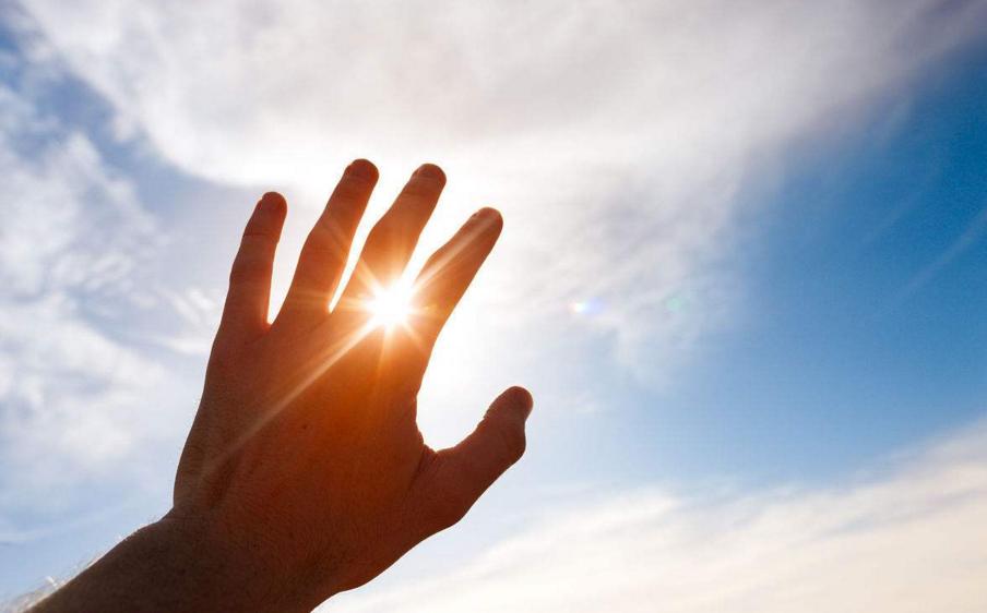 坦然面对挫败议论文800字,坦然面对各种质疑