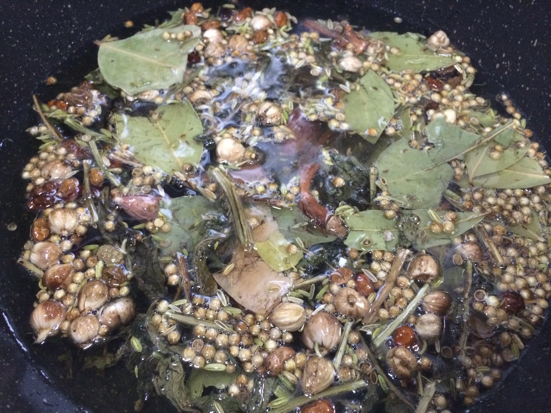 贵州羊肉米线辣椒油做法,辣椒油怎么熬制好吃