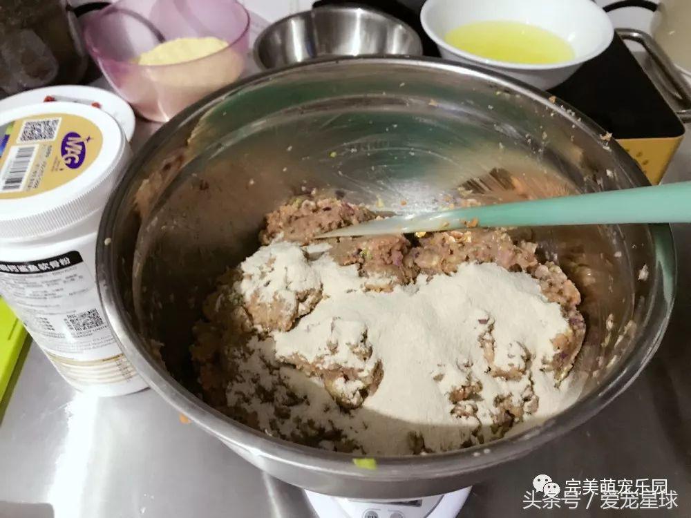 如何自制幼犬去泪痕狗粮视频教程,怎么给狗自制狗粮器