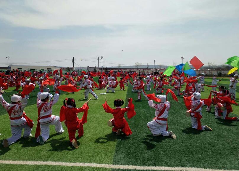 点燃春日激情共握美好未来——高新区连搭学区举行第一届“希望杯”中小学生足球比赛