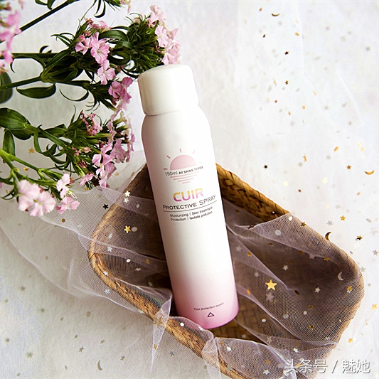 拔草红色小象彩妆盒,跟风入的网红平价彩妆