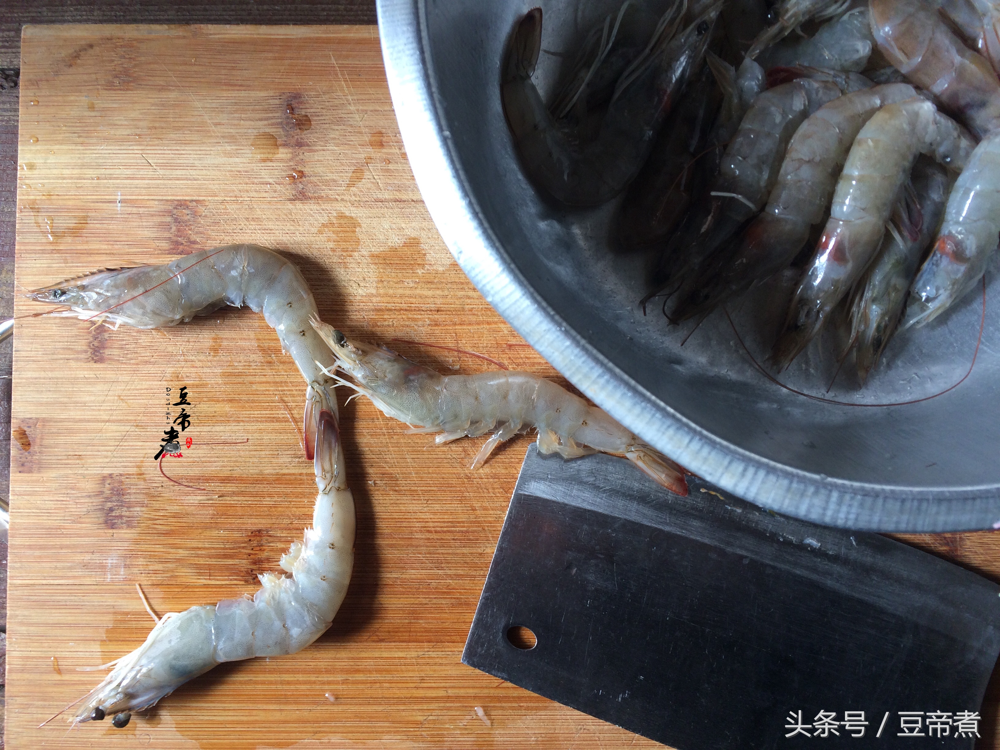 虾的10种最佳吃法水煮不用啤酒,虾煮几分钟会更嫩更好吃