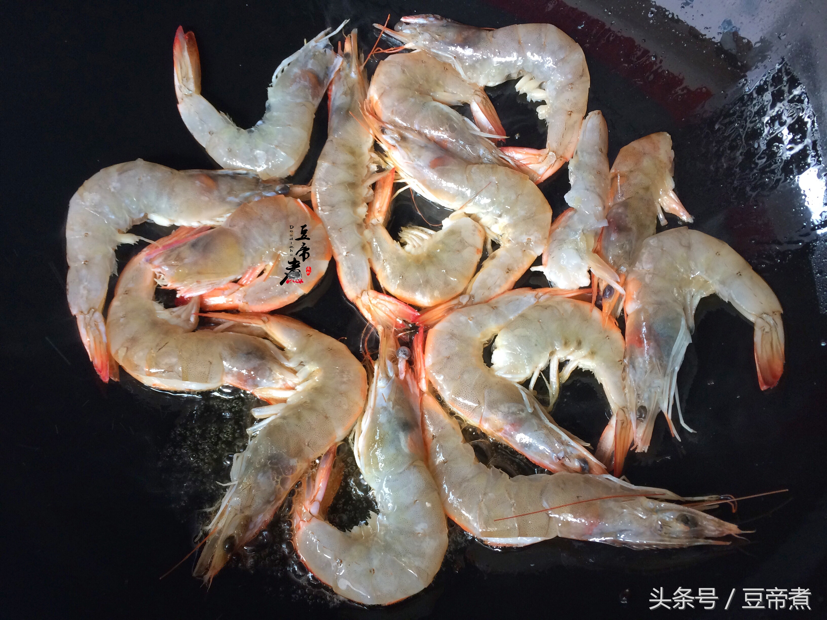 虾的10种最佳吃法水煮不用啤酒,虾煮几分钟会更嫩更好吃