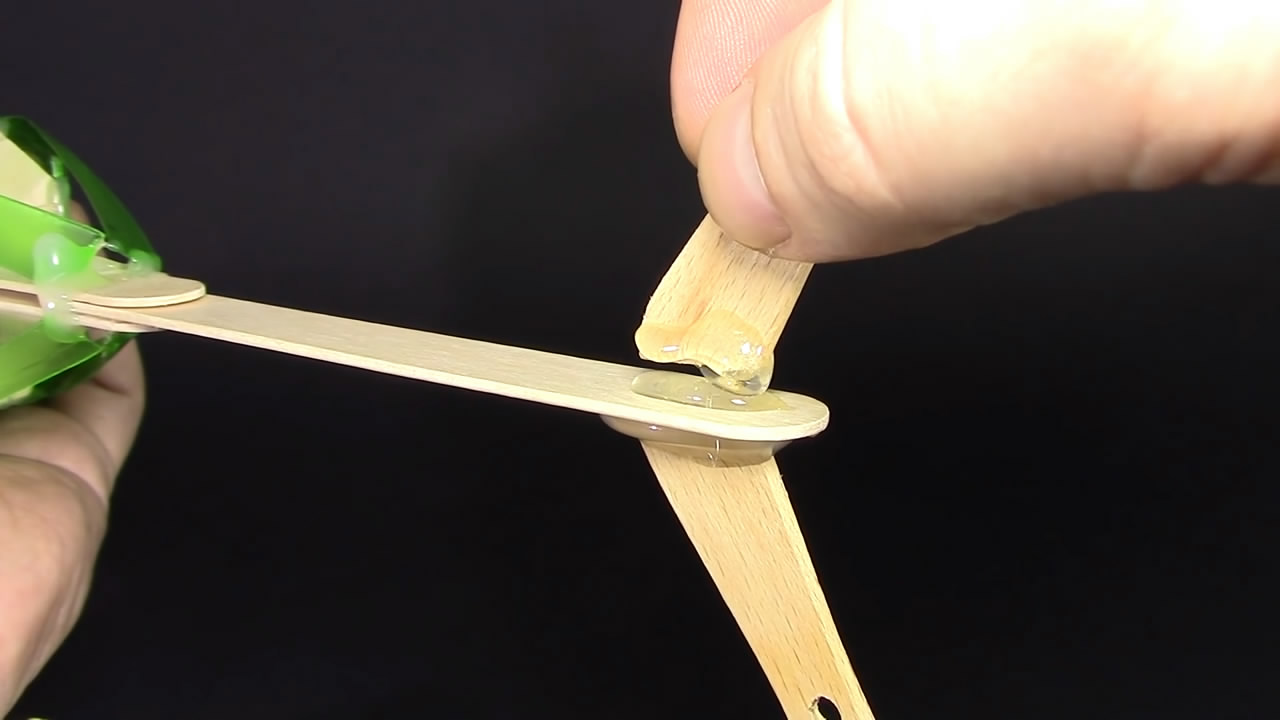 直升飞机手工制作废物利用,如何用最简单的方法制作直升飞机