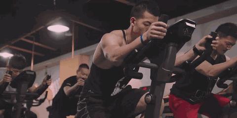 武汉月收入2万行业有哪些,在武汉最赚钱的3个行业