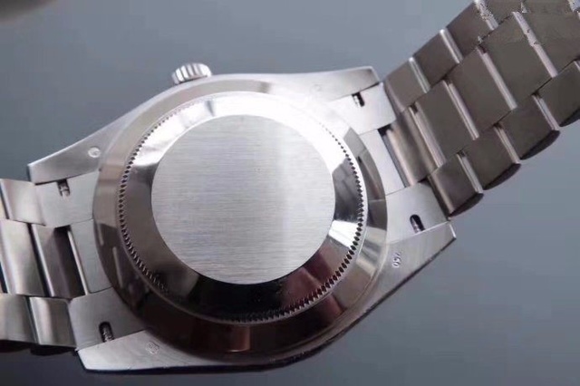 灰灰评测Noob劳力士星期日志型系列126334腕表