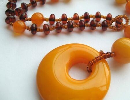 蜜蜡圈到底有多坑,蜜蜡上面全是小圆坑