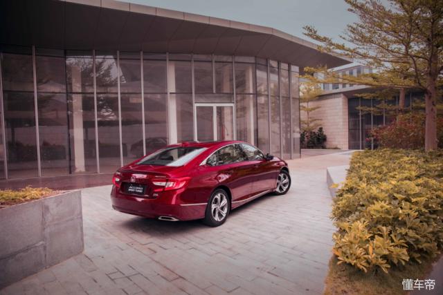 第十代本田雅阁价格及图片新款,第十代本田雅阁最低配置多少钱