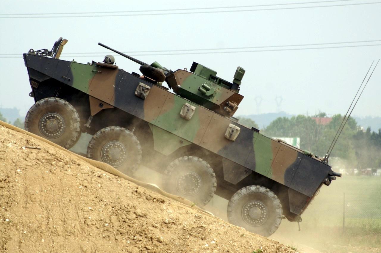 意大利vbc式步兵战车,法国vbr轮式装甲车图