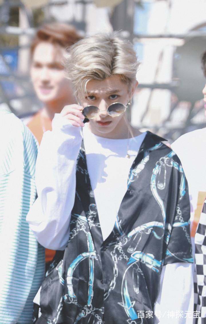 蔡徐坤整容？网友：你怕是瞎了吧！