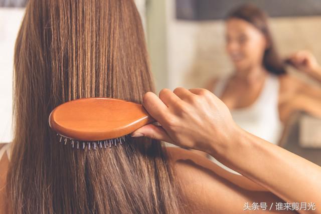 小学生怎么让头发一秒变直变顺,头发长出来卷有什么办法可以变直