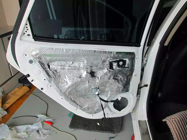 腾出空间享受生活起亚K2无损汽车音响改装劲浪潍坊成功音响改装