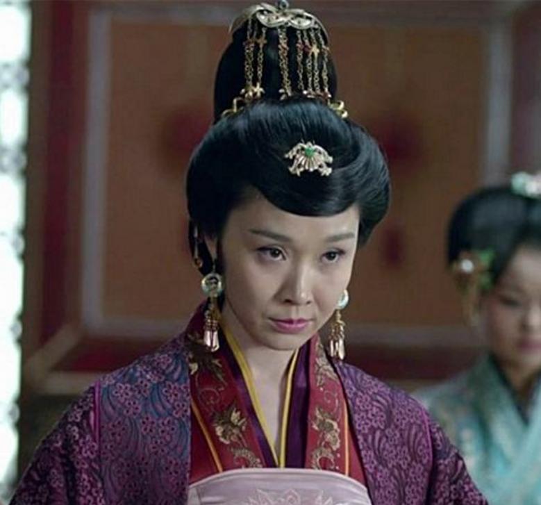 静妃一朝得势,静妃为什么第一眼就认出了梅长苏