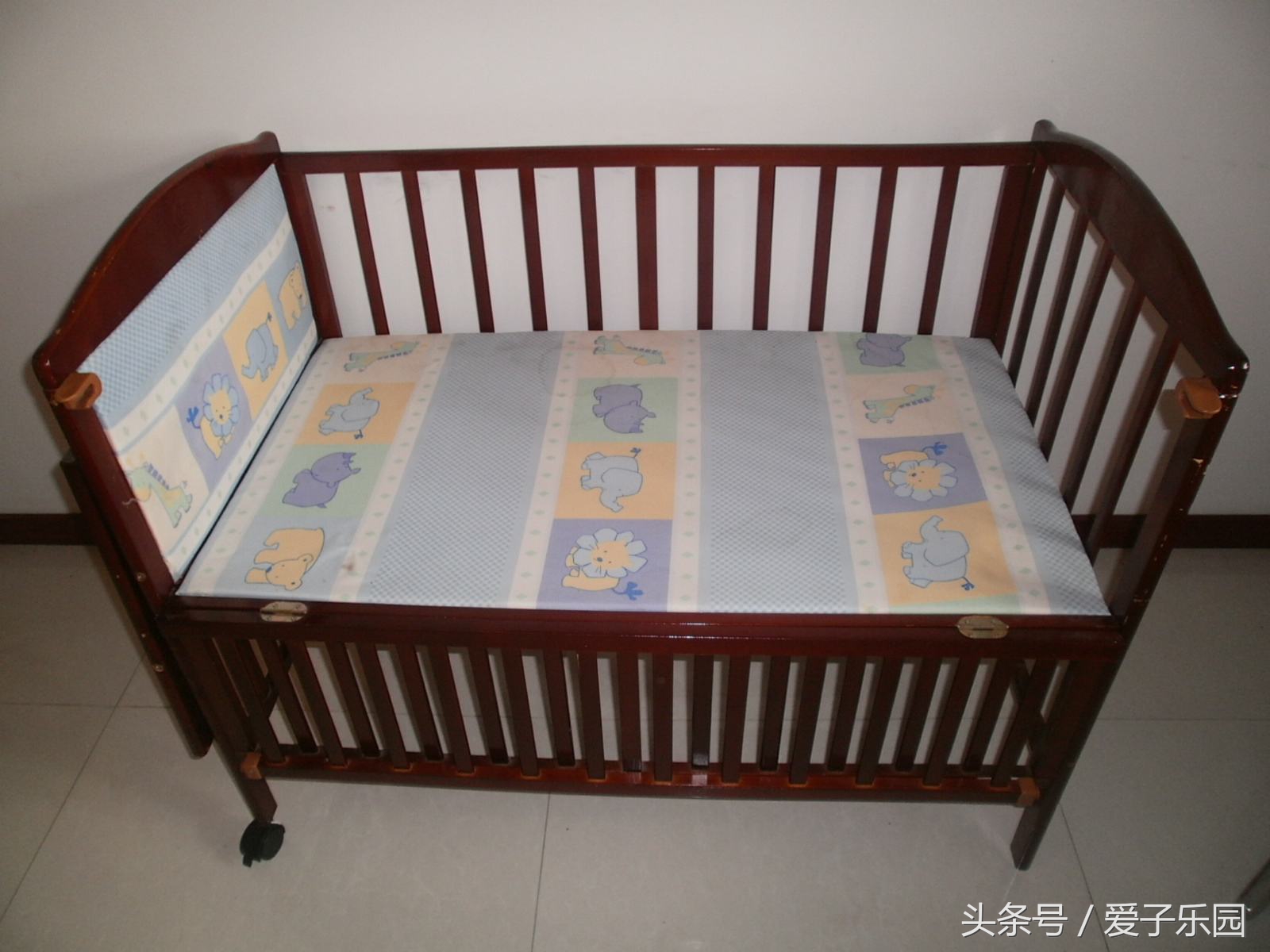 8个月孩子突然一直呕吐,八个月的孩子突然呕吐是怎么回事