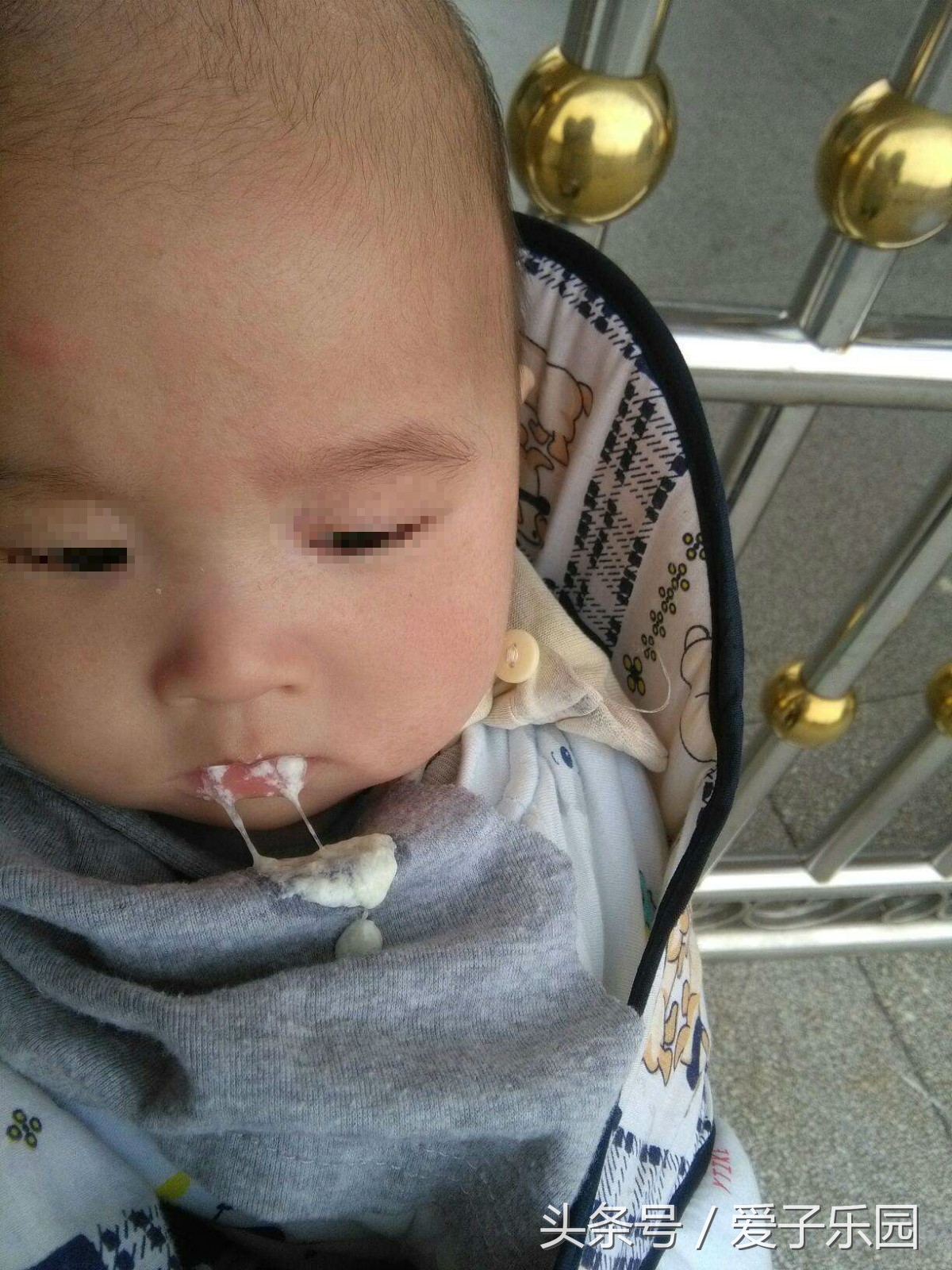 8个月孩子突然一直呕吐,八个月的孩子突然呕吐是怎么回事