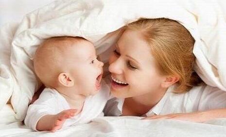 宝宝出现湿疹的原因和护理措施,宝宝容易长湿疹妈妈应该注意什么