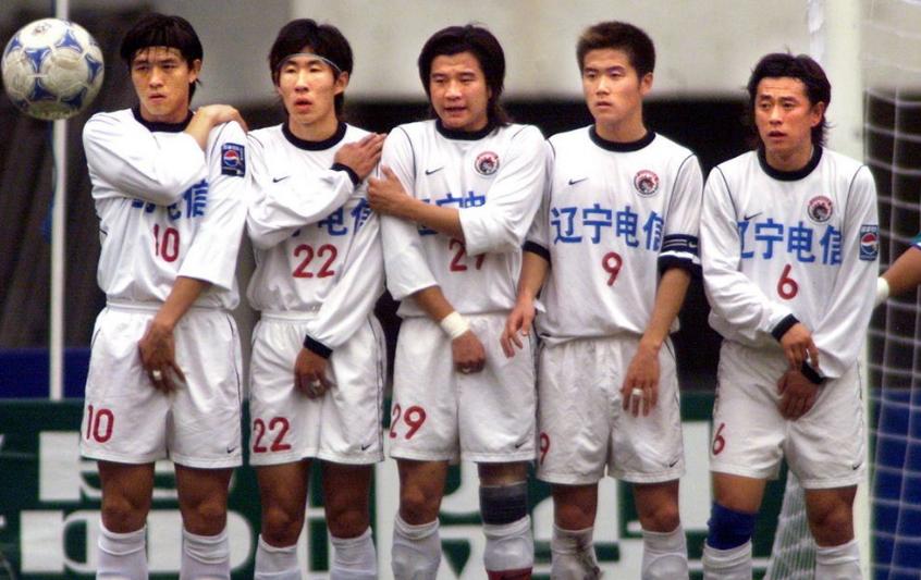 大漠的落日下那吹沙的人是谁,大漠落日下吹笙的人是谁原版