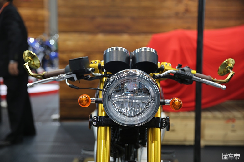 声音好听的250摩托车,双缸250复古街车