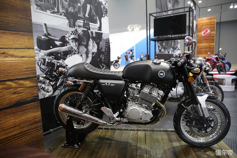 声音好听的250摩托车,双缸250复古街车