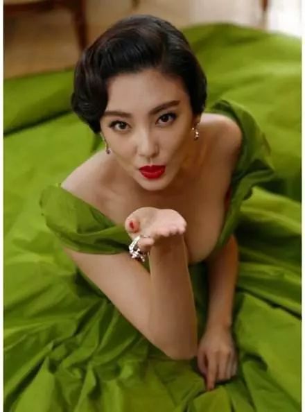 女神杨幂吻戏视频大全,杨幂赵丽颖全部吻戏