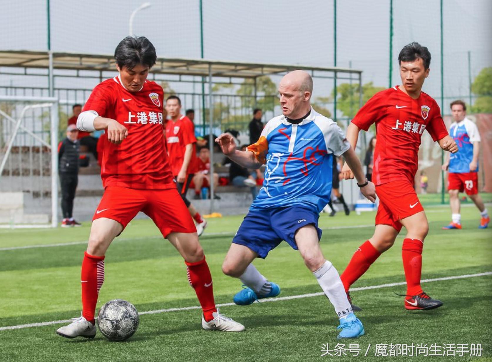 “V4国际慈善足球联谊赛”在上海热力举行