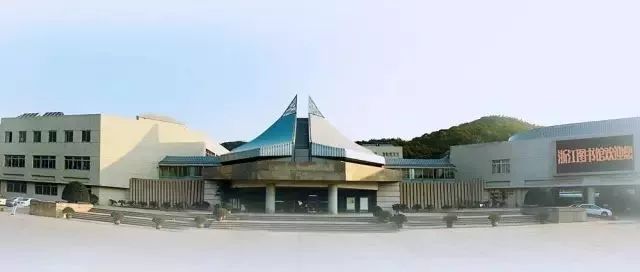 浙江图书馆怎么免费借书,24小时图书馆可以自助借书吗