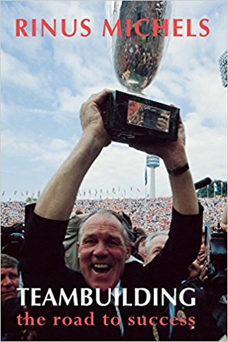 足球战术阵型推荐书,最好的足球教学书推荐15岁