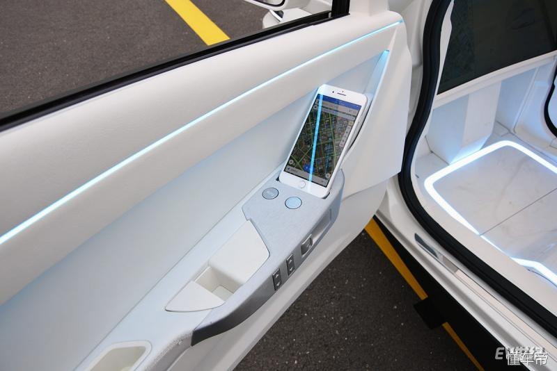 体验感极强的电动车,现代感很强的两轮电动车