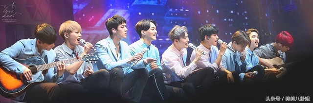 exo三巡张艺兴朴灿烈粉色西装,吴世勋朴灿烈泰国接机