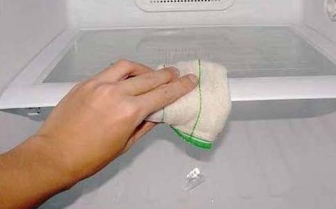 家里冰箱总是积水?老保姆教我这样做,不用花钱请师傅自己搞定