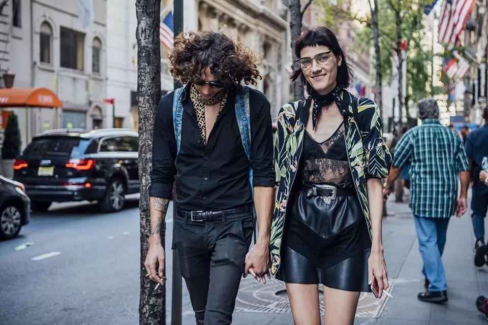 想在夏天变美的女生，快跟着女神韩雪和肯豆挑选好看的内衣