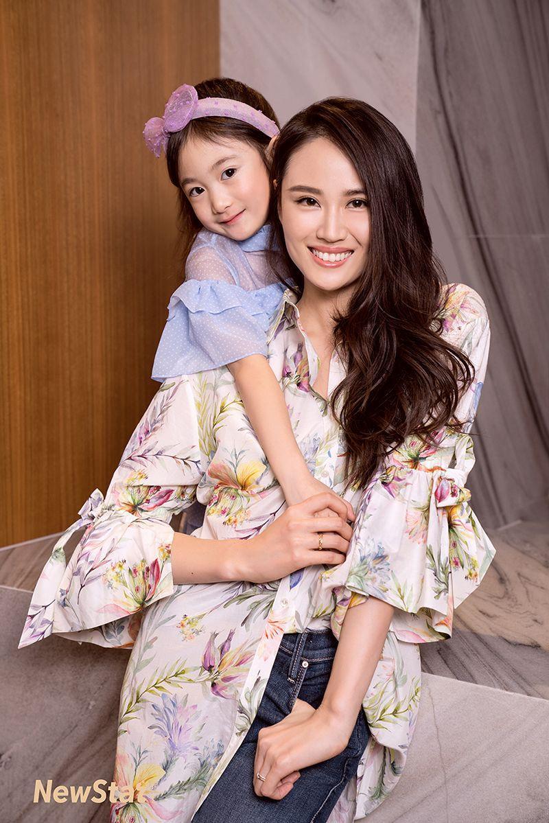 想在夏天变美的女生，快跟着女神韩雪和肯豆挑选好看的内衣