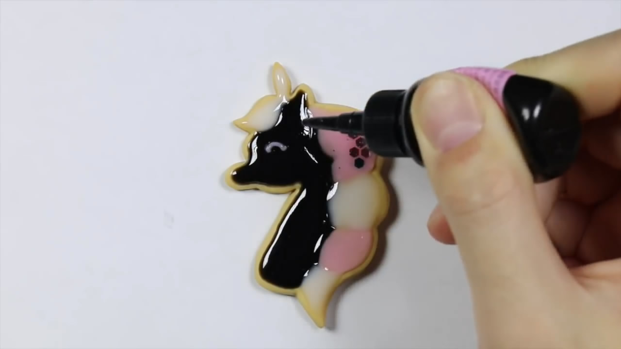 酷酷的粘土,粘土手工diy小饰品皇冠