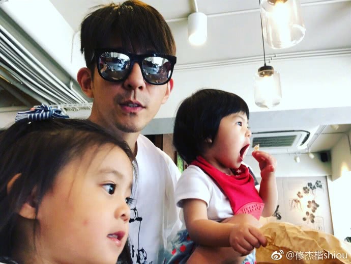 咘咘叫波妞的大名,咘咘波妞悉数出镜